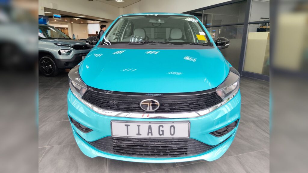 TATA TIAGO FRONT VIEW