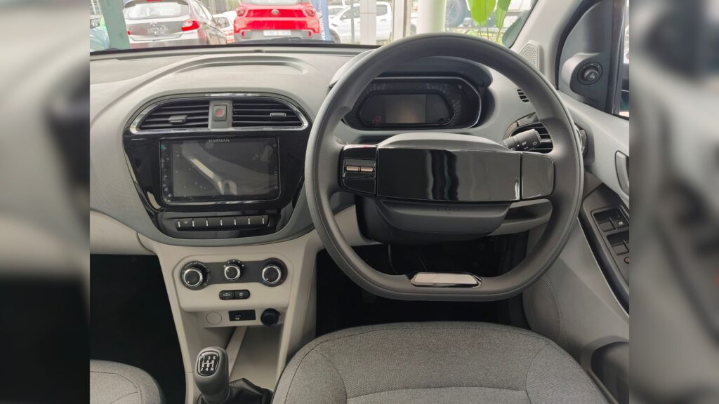 TATA TIAGO INTERIOR